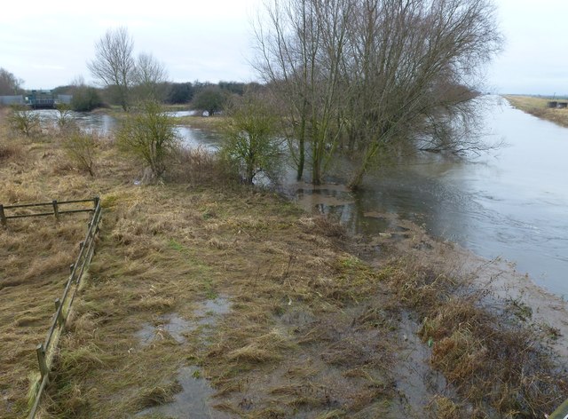 Morton's Leam joins The River Nene © Richard Humphrey :: Geograph ...