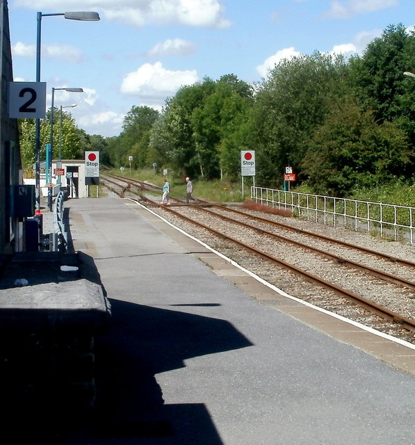 Walking across Llandeilo railway station... © Jaggery :: Geograph ...