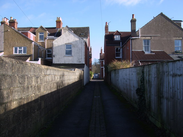 Alley between The Mall and Goddard Avenue, Swindon