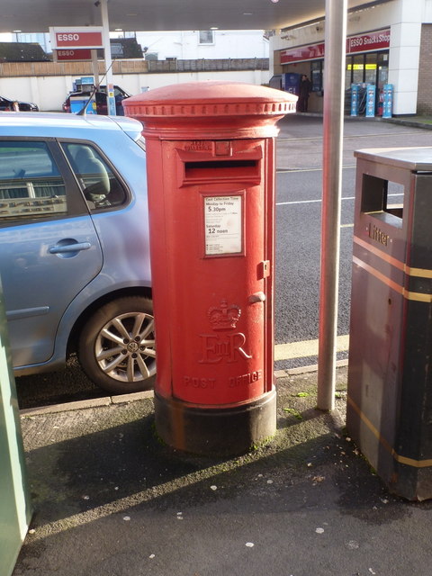 Charminster: postbox № BH8 166, Charminster Road