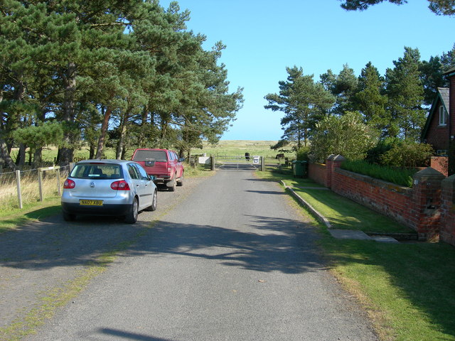 Holiday Cottages and Private Road, Ross Links