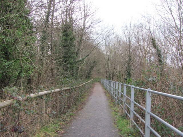 Lon Las Cymru between Abercynon and Cilfynydd