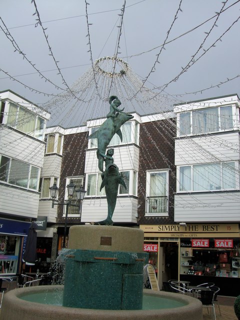 Dolphin Fountain Sculpture, Brighton Square