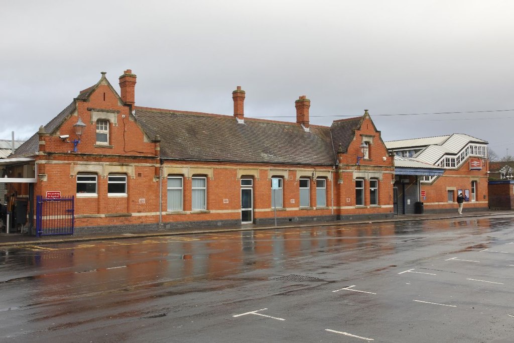 Newbury Station © Bill Nicholls cc-by-sa/2.0 :: Geograph Britain and ...