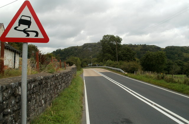 The impossible road sign near Craig-y-nos