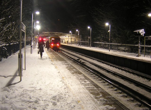 Snowy night at Sydenham Hill station