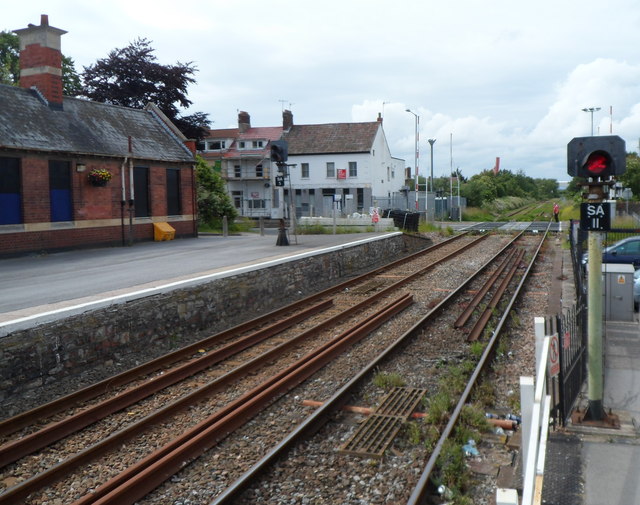 Gloucester Road level crossing viewed... © Jaggery :: Geograph Britain ...