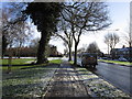 TA0429 : Willerby Road, Hull by Ian S