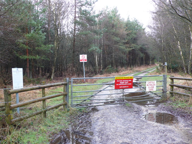 Military Access gate On Tonerspuddle Heath