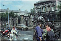 O1533 : Molly Malone statue, Grafton Street, Dublin by Christopher Hilton