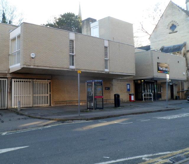 Stroud Library © Jaggery cc-by-sa/2.0 :: Geograph Britain and Ireland