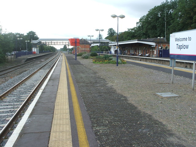 Taplow railway station, Buckinghamshire, 2009