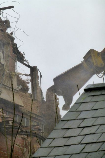 Demolishing Beeston Maltings
