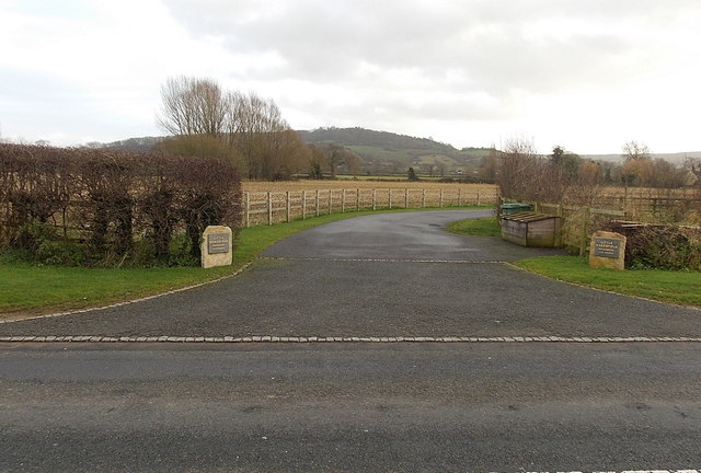 Entrance drive to Little Haresfield Farmhouse and Little Haresfield Barns