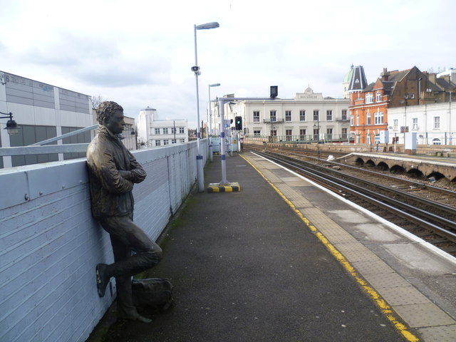 Platforms Piece at Brixton station