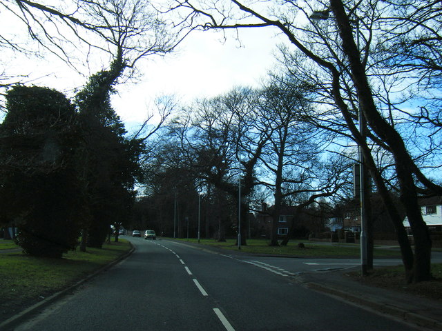 Ledsham Road/Hillcrest Road junction