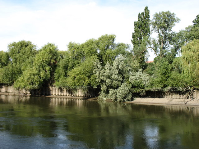 Brentford Ait C David Purchase Cc By Sa 2 0 Geograph Britain And Ireland