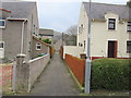 Footpath to Urnfield