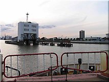 TQ4379 : Approaching Woolwich Ferry north Terminal by Andrew Tatlow