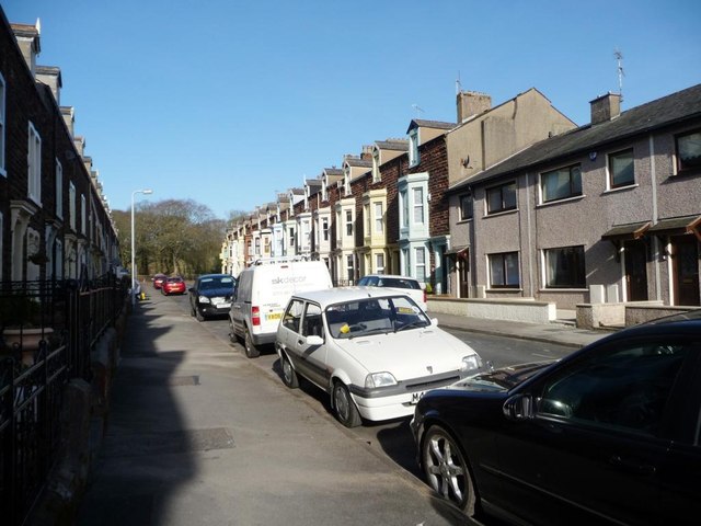 Contrasting terraces, Lawson Street