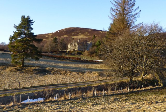 Tirinie House © Russel Wills cc-by-sa/2.0 :: Geograph Britain and Ireland