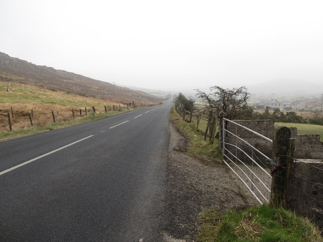 View northwards along the B25 from the... © Eric Jones :: Geograph ...