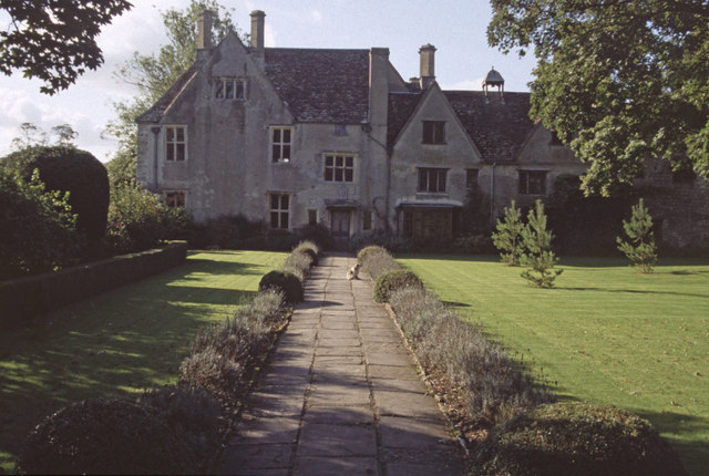 Avebury Manor © Stephen McKay :: Geograph Britain and Ireland