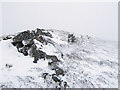 NN9279 : Rock outcrop on Meall Dubh-chlais in winter by wrobison