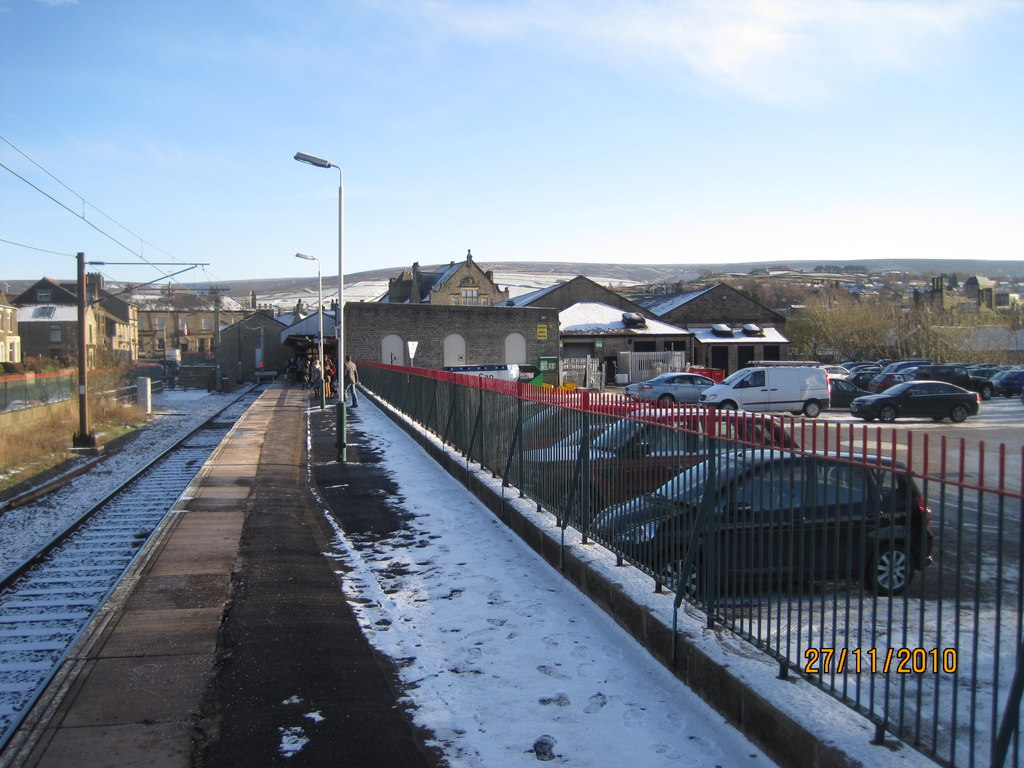 Glossop railway station © Nigel Thompson :: Geograph Britain and Ireland