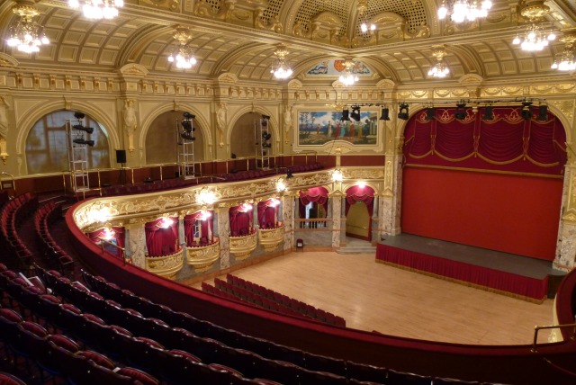 Grand Circle - Royal Hall © DS Pugh :: Geograph Britain and Ireland