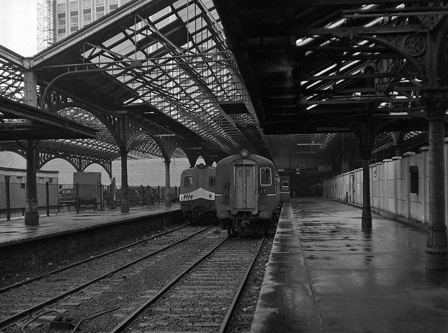 Two 80-class sets - Platform 3 & 4 - Great Victoria Street station