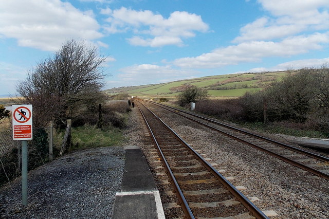 A view WNW from Kidwelly railway station