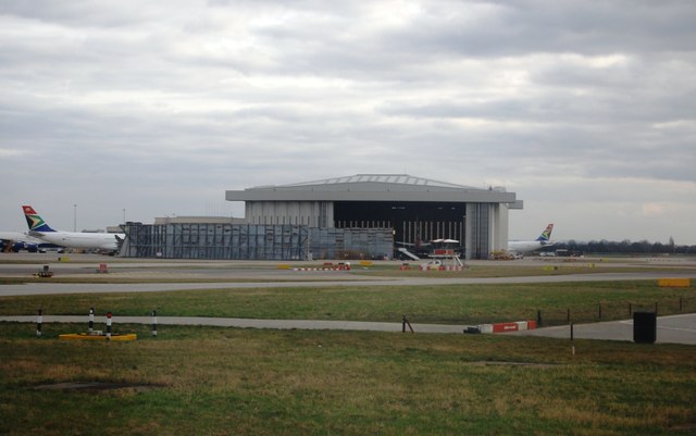 British Airways Hangar © N Chadwick cc-by-sa/2.0 :: Geograph Britain ...