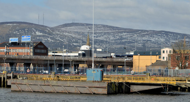 Disused ferry linkspan, Belfast (2013-1)