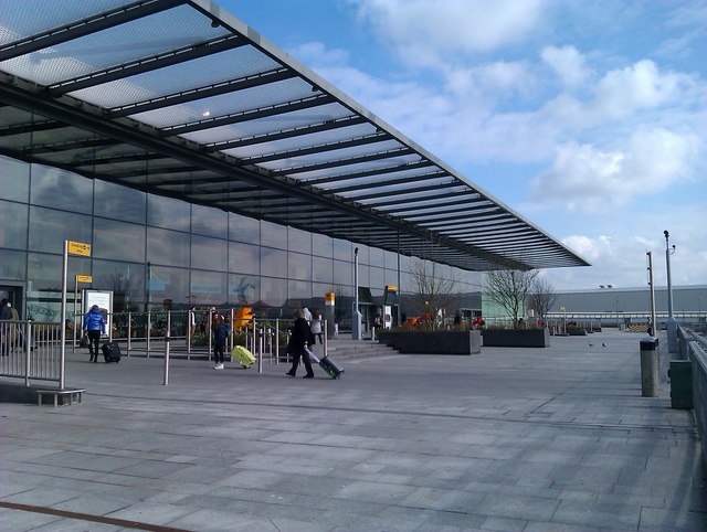 Heathrow Terminal 4, departures level © David Martin cc-by-sa/2.0 ...