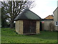 Thatched lock up, Newbold-on-Stour