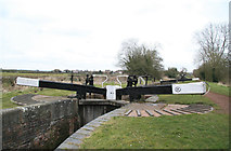 SO9567 : Worcester & Birmingham Canal - Lock No. 25 by Chris Allen