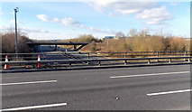 SU1082 : From bridge to bridge, Spittleborough Roundabout near Swindon by Jaggery