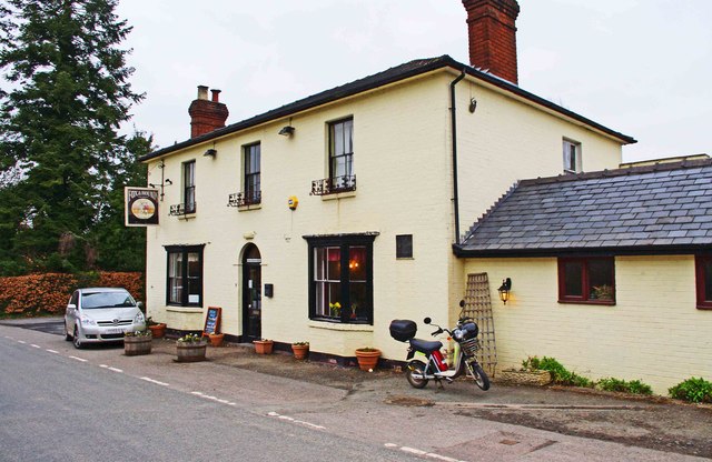 Fox & Hounds (1), Lulsley, Worcs © P L Chadwick cc-by-sa/2.0 ...