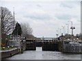 Gates closing, Latchford Locks