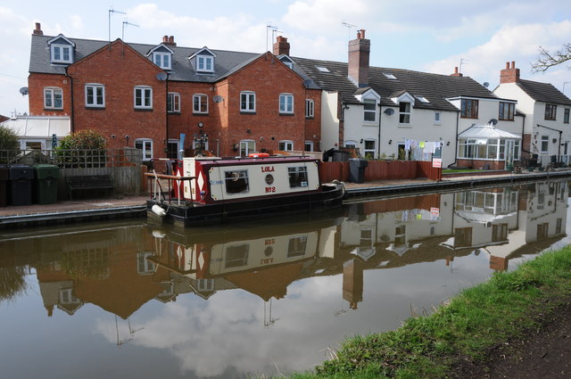 Lola No.2, Worcester and Birmingham Canal