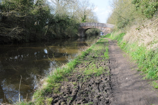 Bridge 33, Worcester and Birmingham Canal