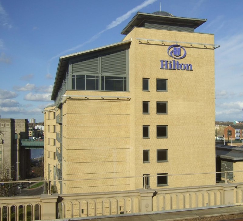 Hilton Hotel, Gateshead © JThomas cc-by-sa/2.0 :: Geograph Britain and
