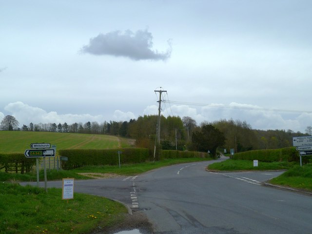 The B3048  is crossed by Harroway