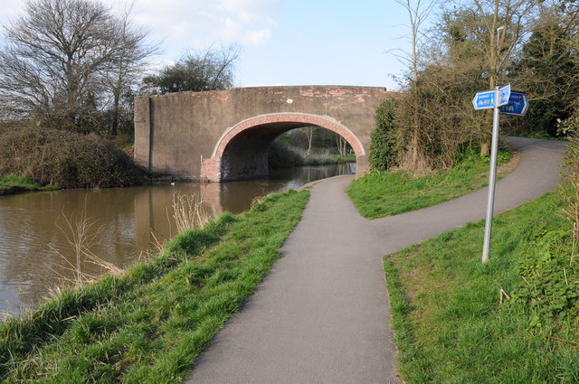 Bridge 16, Worcester and Birmingham Canal