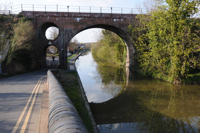 Railway bridge over the Worcester and Birmingham Canal
