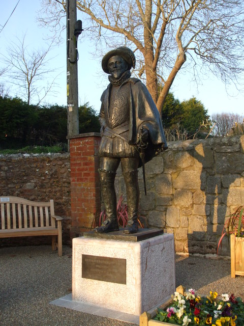 Statue of Sir Walter Raleigh