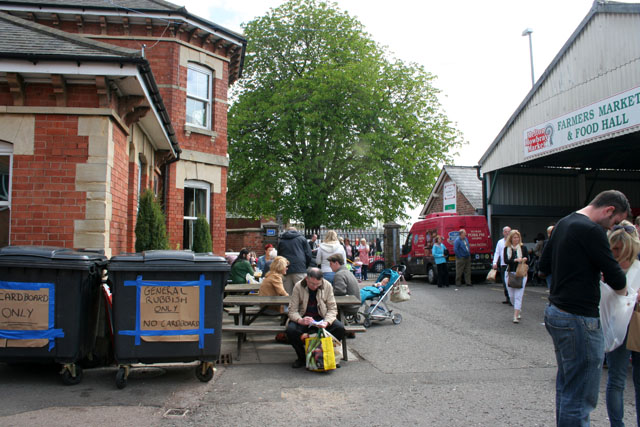 melton-mowbray-cattle-market-kate-jewell-cc-by-sa-2-0-geograph