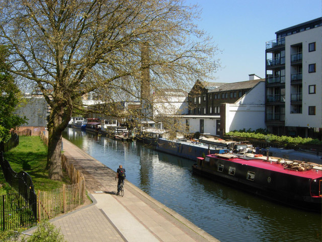 Regent's Canal above Sturt's Lock
