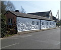 Long single-storey whitewashed house, Felin Gerrig, Llanllyfni